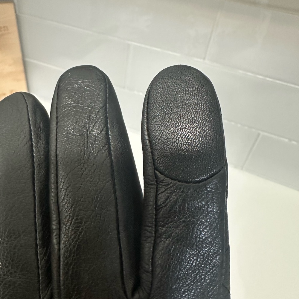 MICHAEL KORS Women's Leather Black Quilted Tech Gloves Size M Touch Tip Gloves - Picture 12 of 13
